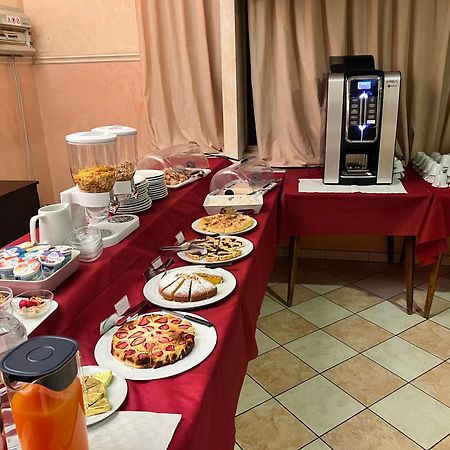 Hotel Carol Cesenatico Buitenkant foto